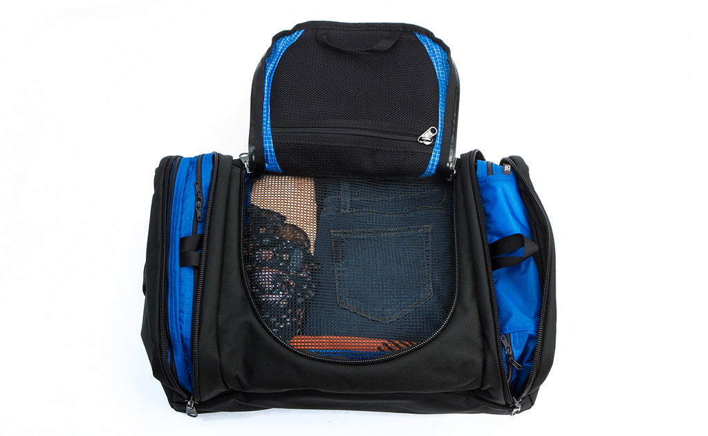 detail visible^^An Aeronaut 30 filled with two End Pocket Packing Cubes and 2 Large Packing Cubes.