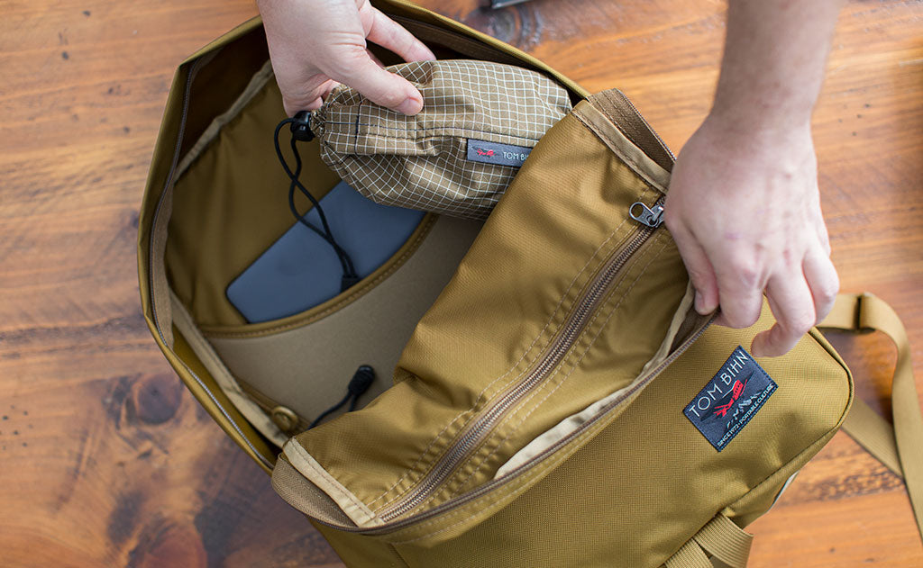 detail visible^^Putting a Coyote Size 1 Travel Stuff Sack inside of the Guide's Edition Paragon.