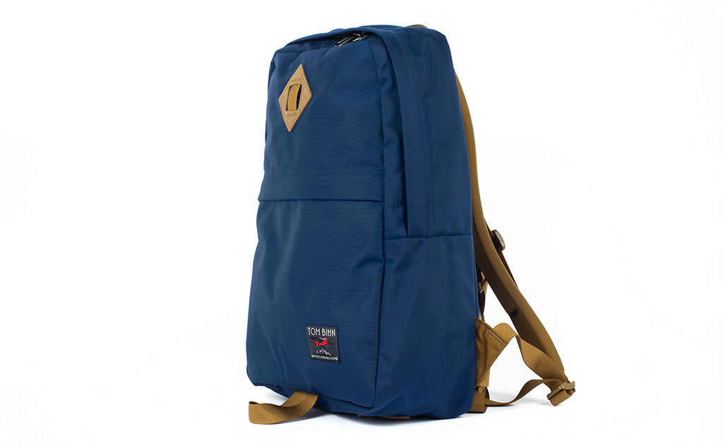 visible variant TB0923-DK^^3/4 shot of the Guide's edition Paragon in Deep Blue