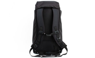 visible detail^^Reverse shot of the Original Shadow Guide 31.