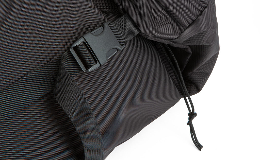 visible detail^^A close shot of one of the closure buckles for the main compartment of the Original Shadow Guide 31.