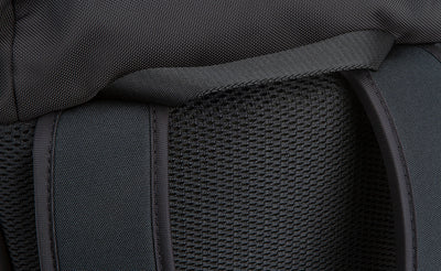 visible detail^^A close shot of the nylon grab handle on the Original Shadow Guide 31.