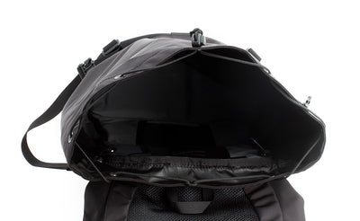 detail visible^^The main compartment of the Original Shadow Guide 31.