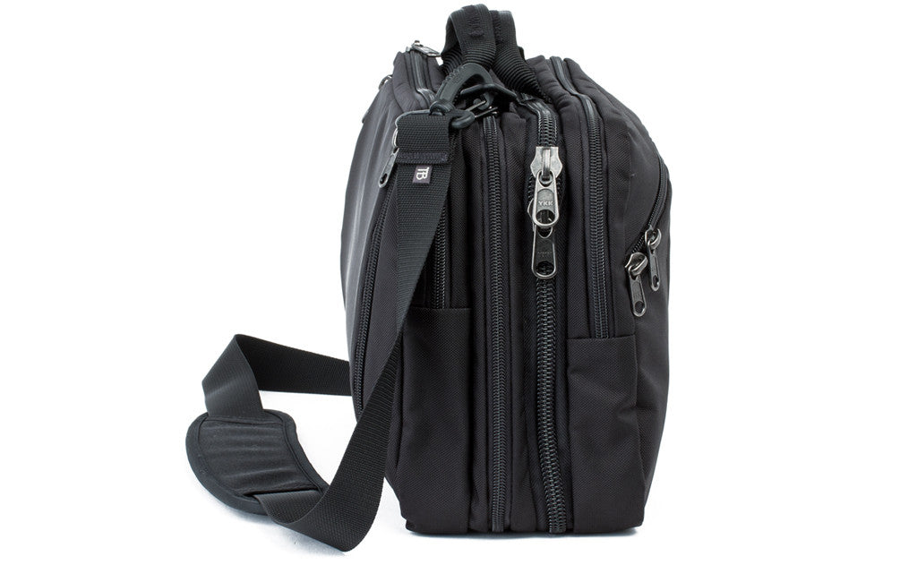 visible variant TB0975-BKLJ^^A side-on shot of The Stowaway in Black 525 Ballistic.