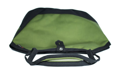 The padded handle of the Swift.