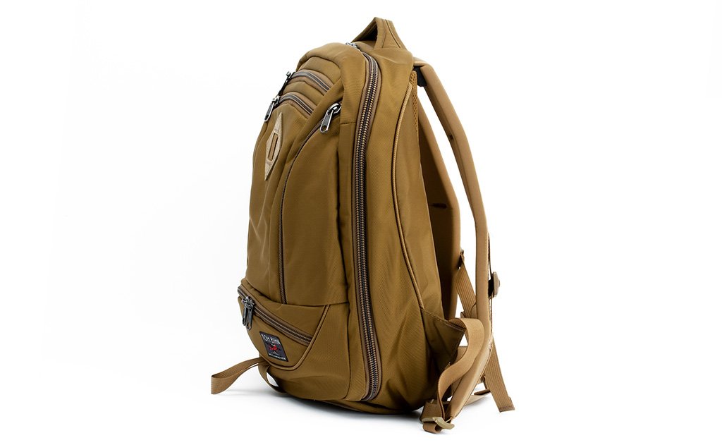 visible variant TB0182-CK^^A profile shot of the Guide's Edition Synik 22 in Coyote 525 Ballistic.