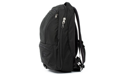 visible variant TB0121-BH6D TB0121-BHND TB0121-BHOD TB0121-BH8D^^A profile shot of the Synik 30 in Black (black with grey grid) 400 Halcyon.
