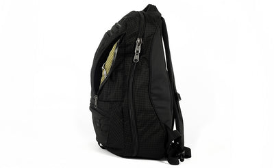 visible variant TB0121-BH8D^^The Synik 30 in Black (black with grey grid) 400 Halcyon with a Taiga (olive green with white grid) 200 Halcyon interior.