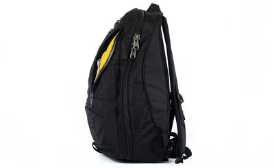 visible variant TB0121-BHOD^^The Synik 30 in Black (black with grey grid) 400 Halcyon with a Solaris (yellow with white grid) 200 Halcyon interior.