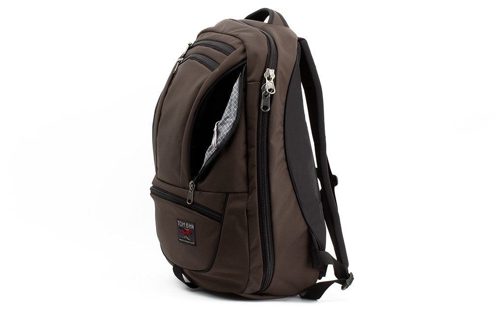 visible variant TB0121-RKND^^The Synik 30 in Ursa (brown-grey) 525 Ballistic with a Northwest Sky (light grey with white grid) 200 Halcyon interior.