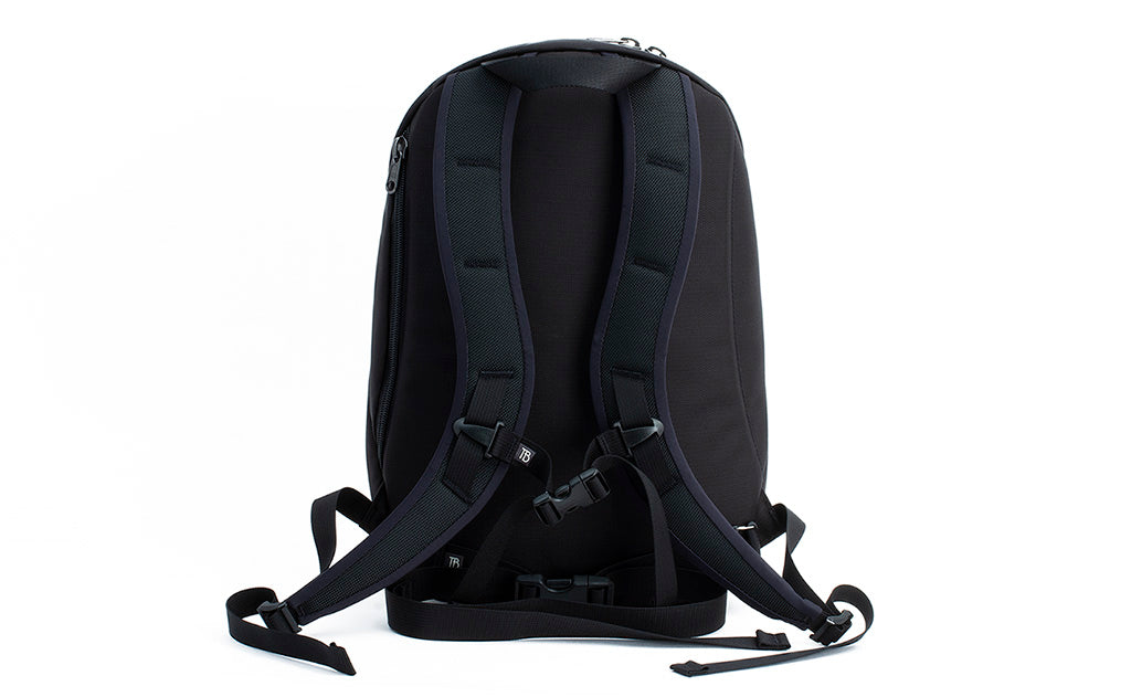 visible variant TB0107-BKLJ TB0107-BKIJ^^A reverse shot of the Luminary 12 in Black 525 Ballistic.