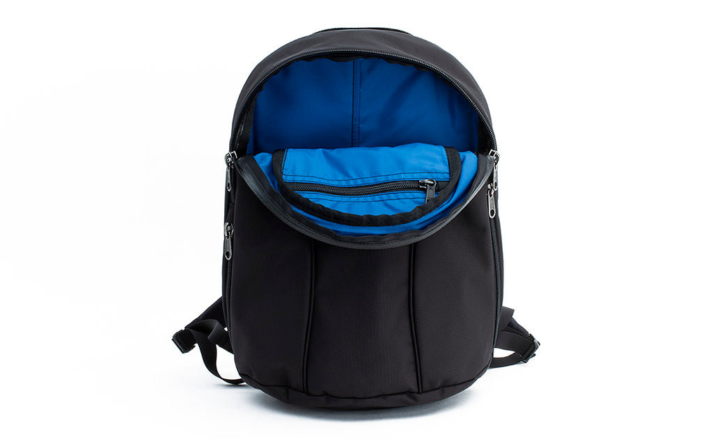 visible variant TB0107-BKIJ^^The Luminary 12 in Black 525 Ballistic with an Island (blue) 210 Ballistic interior.