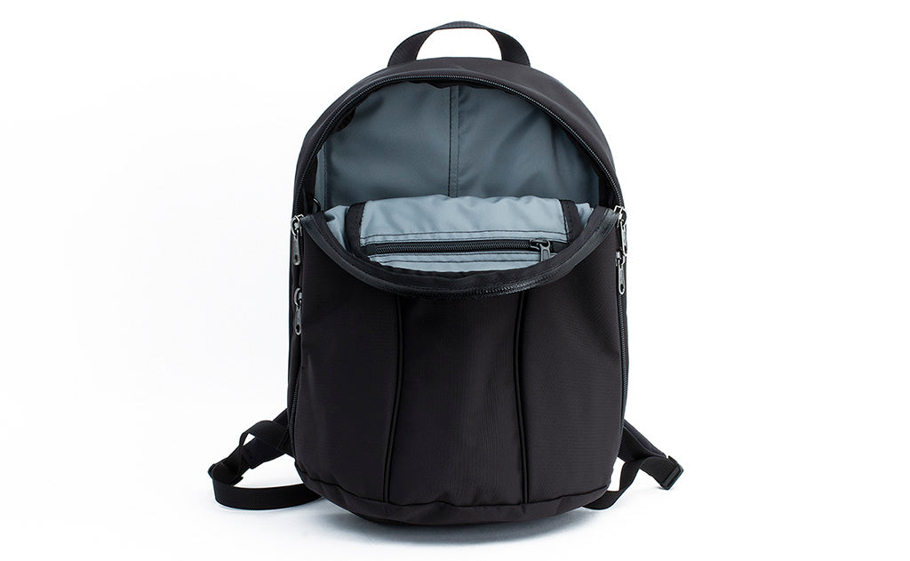 visible variant TB0107-BKLJ^^The Luminary 12 in Black 525 Ballistic with an Cloud (light grey) 210 Ballistic interior.