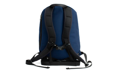 visible variant TB0107-DKLJ TB0107-DKCJ^^A reverse shot of Luminary 12 in Deep Blue (dark blue) 525 Ballistic.