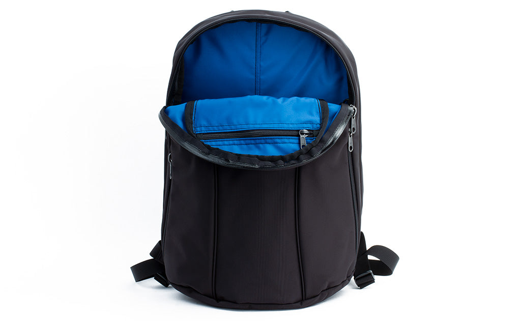 visible variant TB0108-BKIJ^^The Luminary 15 in Black 525 Ballistic with an Island (blue) 210 Ballistic interior.