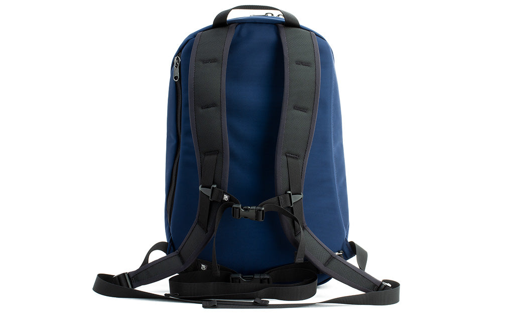 visible variant TB0108-DKCJ TB0108-DKLJ^^A rear shot of the Luminary 15 in Deep Blue (dark blue) 525 Ballistic.