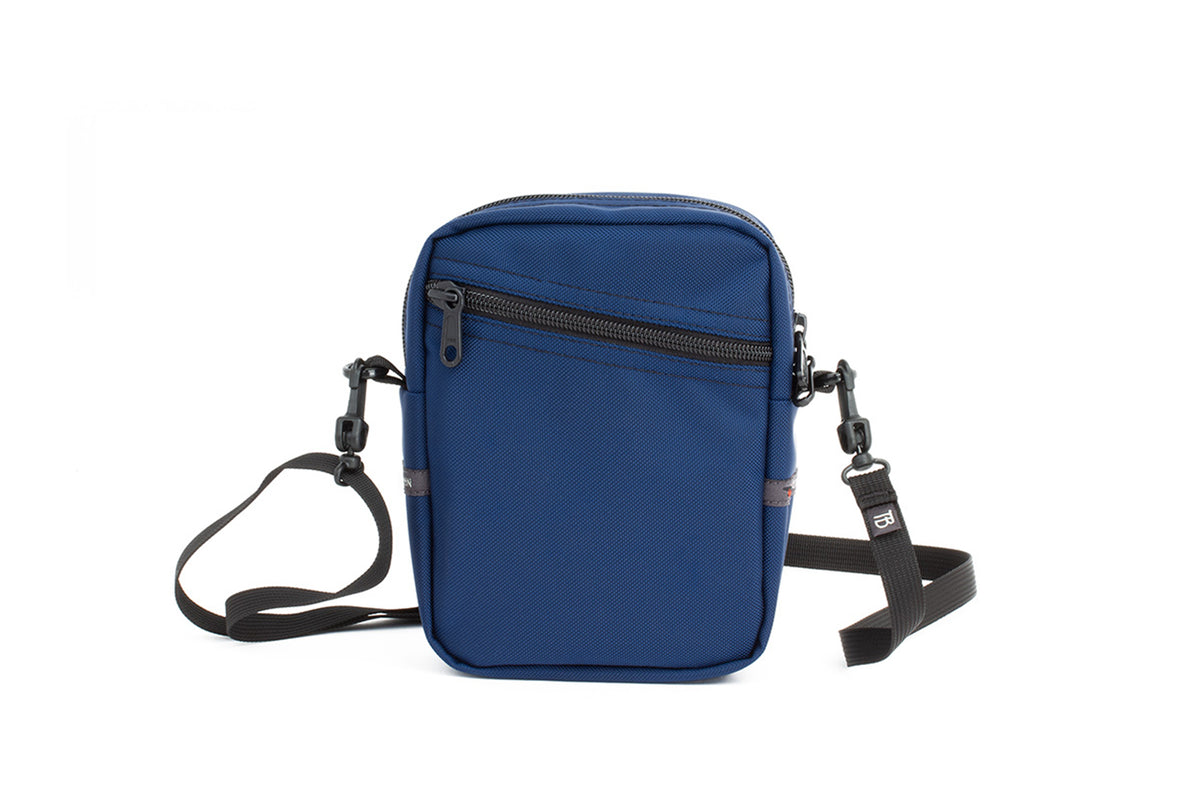 visible variant TB0416-DKGE TB0416-DKVE TB0416-DKNE^^Everyday Cubelet in Deep Blue.