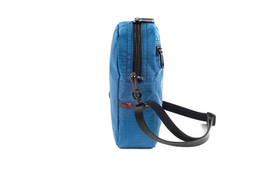 visible variant TB0416-OLGE TB0416-OLNE^^Everyday Cubelet in Cobalt.