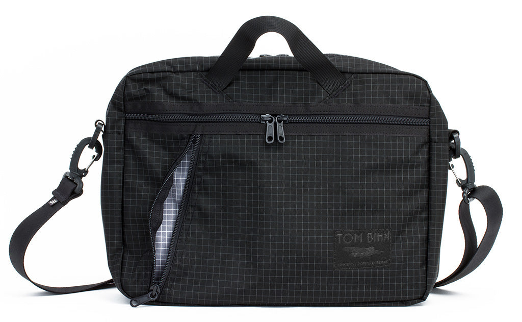 visible variant TB0722-BHND^^Daylight Briefcase in Black (black with grey grid) 400 Halcyon with Northwest Sky (light grey with white grid) 200 Halcyon interior
