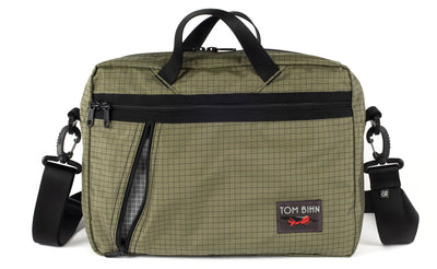 visible variant TB0722-VHND^^Daylight Briefcase in Taiga (olive green with grey grid) 400 Halcyon with Northwest Sky (light grey with white grid) 200 Halcyon interior