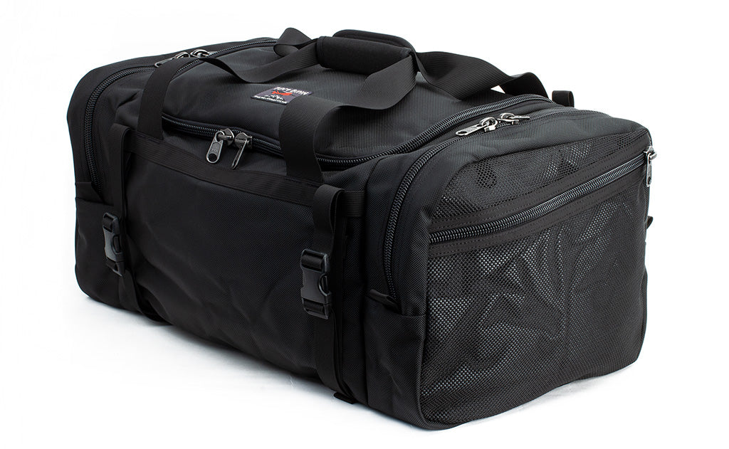 visible detail^^A 3/4 shot of the Road Buddy Duffel 36 showing the lash strap attachment points and Mesh Side Pocket.