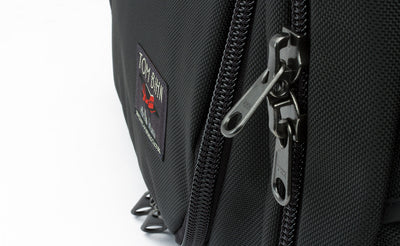 detail visible^^A side view of the Aeronaut 30 showing the zippers.