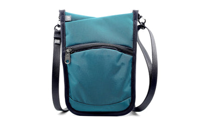 visible variant TB0930-SR^^The front of the P.I.K.A. Pouch in Seapine Green (dark green) 630 Recycled.