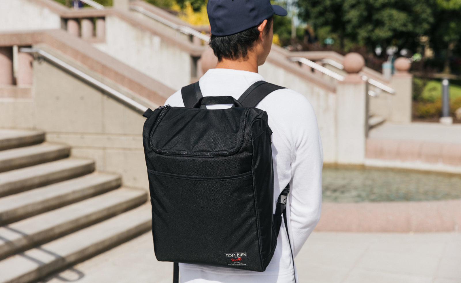 lifestyle visible^^Person carrying the Cambiata with backpack straps.
