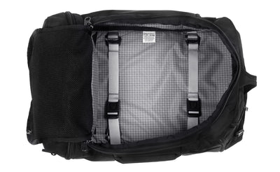 visible variant TB0902-BKND TB0902-BBND^^ An open Techonaut 30 with a Black exterior and a Northwest Sky (grey) interior.