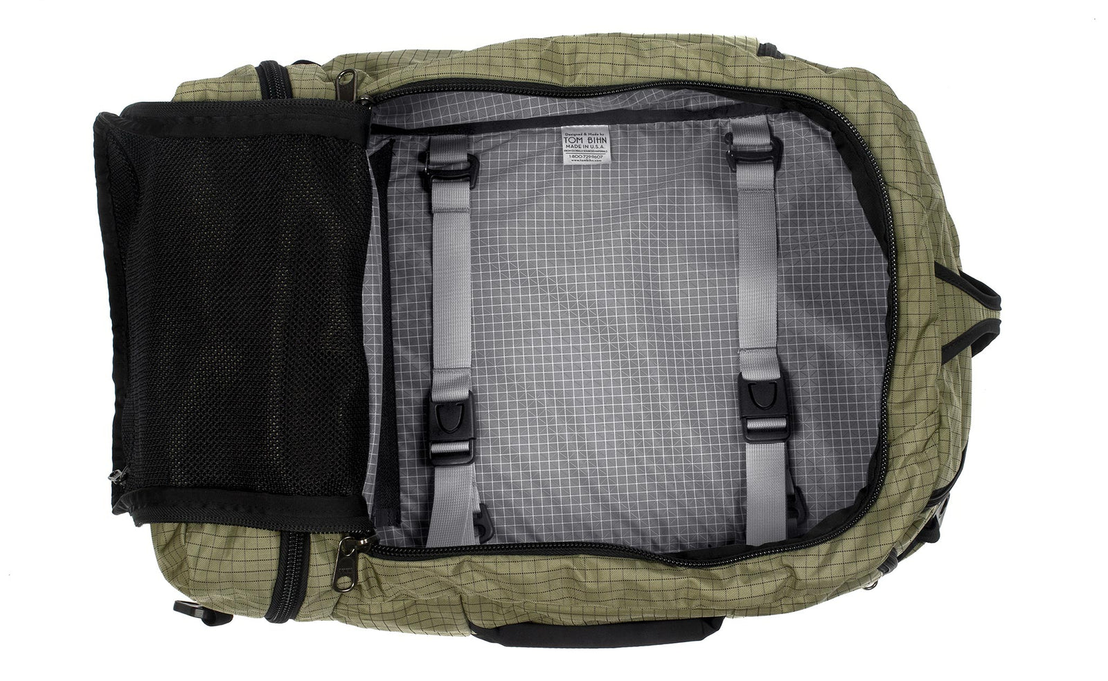 visible variant TB0902-VHND^^ An open Techonaut 30 with a Taiga (sage green) Halcyon exterior and a Northwest Sky (grey) interior.