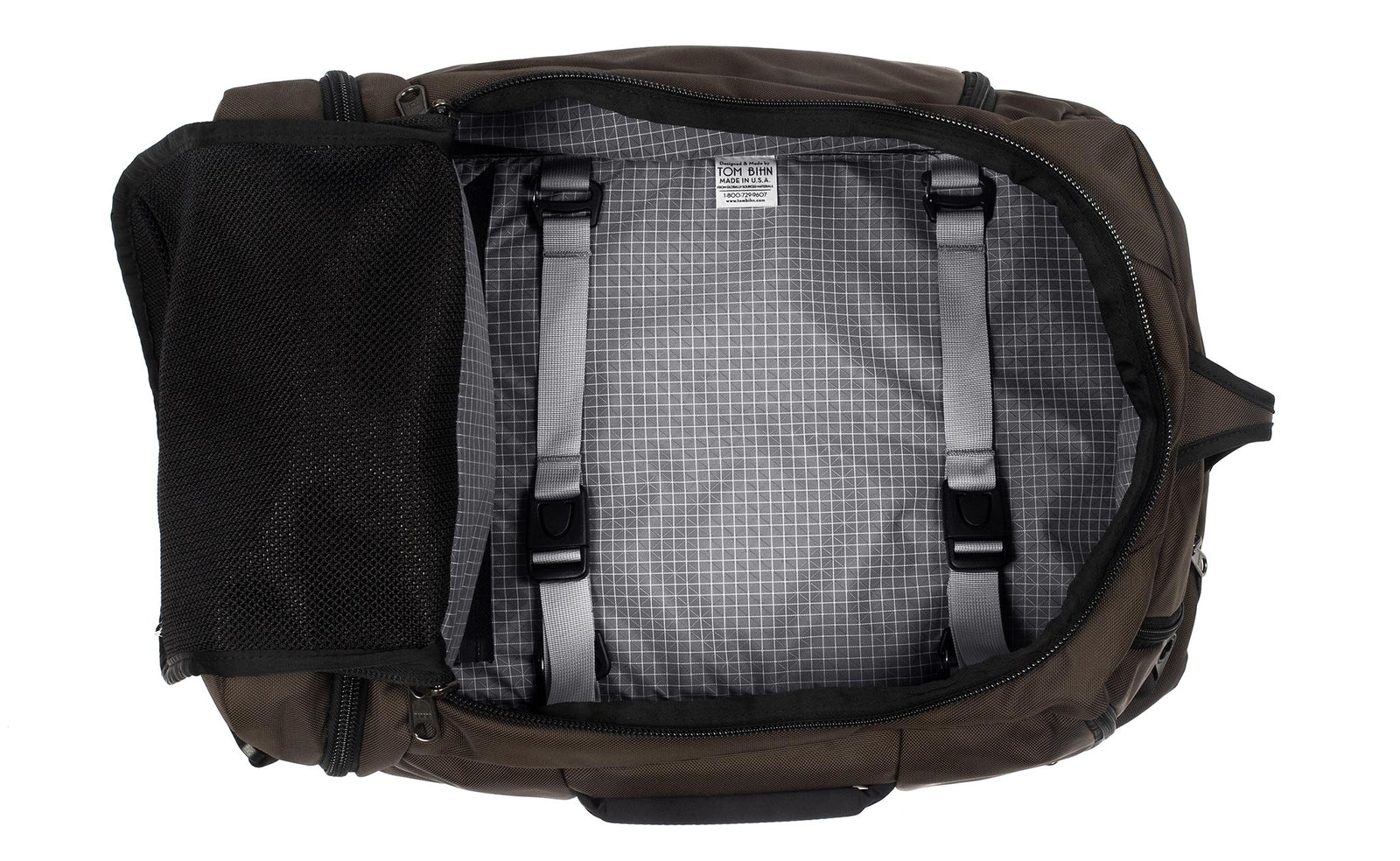 visible variant TB0902-RKND^^ An open Techonaut 30 with a Ursa (brown) exterior and a Northwest Sky (grey) interior.