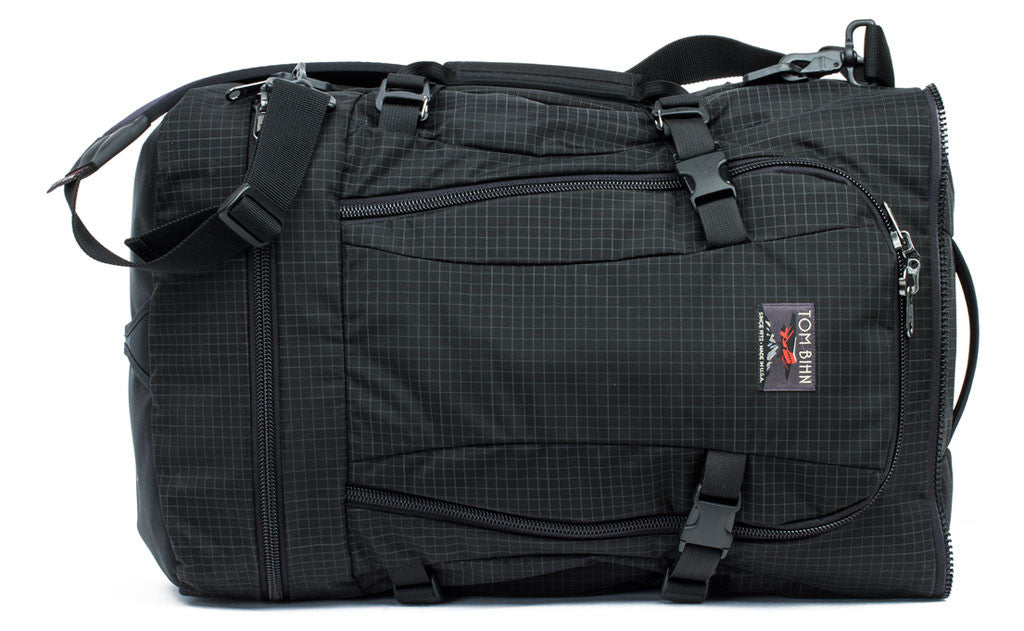 visible variant TB0907-BHID TB0907-BHND^^The main bag of the Hero's Journey in Black (black with grey grid) 400 Halcyon.