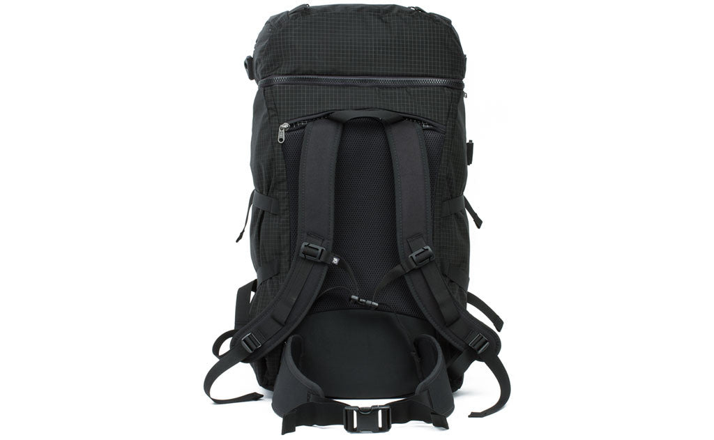 visible variant TB0907-BHID TB0907-BHND^^A reverse shop of the Hero's Journey with the hip belt connected.