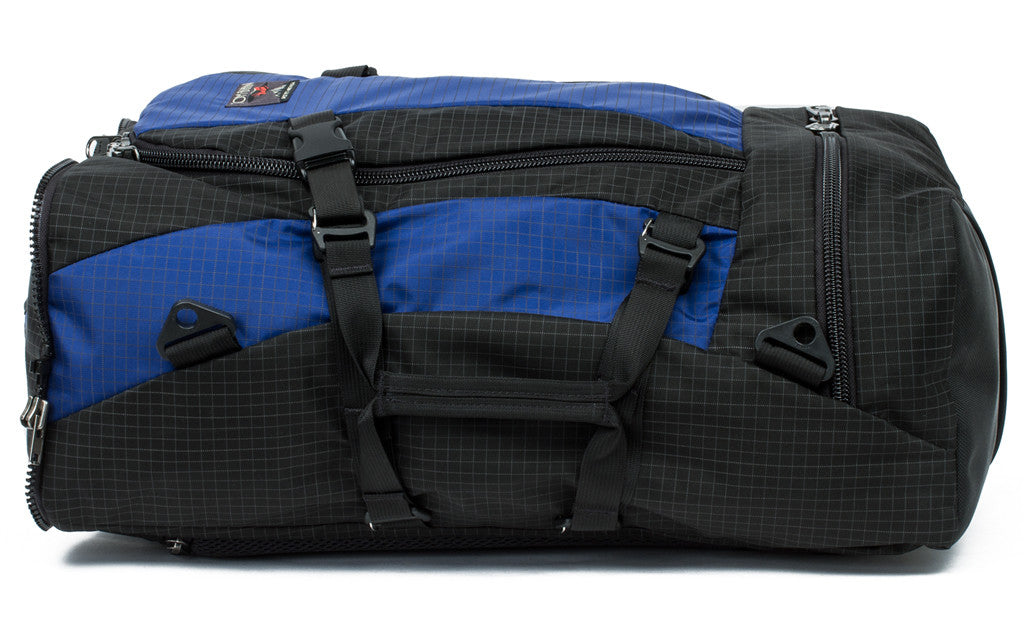 visible variant TB0907-DHWD TB0907-DHND^^A close shot of the grab handle for the Hero's Journey in Nordic (blue with grey grid) 400 Halcyon.