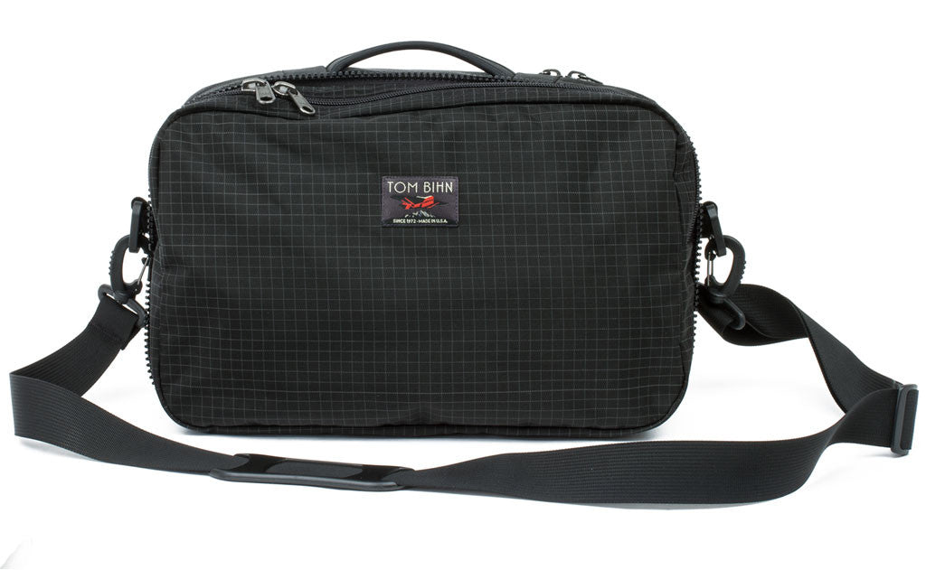 visible variant TB0907-BHID TB0907-BHND^^The top pocket of the Hero's Journey in Black (black with grey grid) 400 Halcyon converted into a shoulder bag.