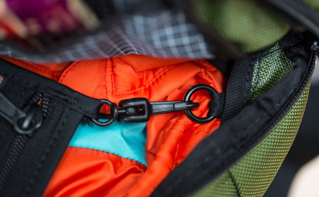 ^^A close shot of the o-ring in the main pocket of The Sprout in use.