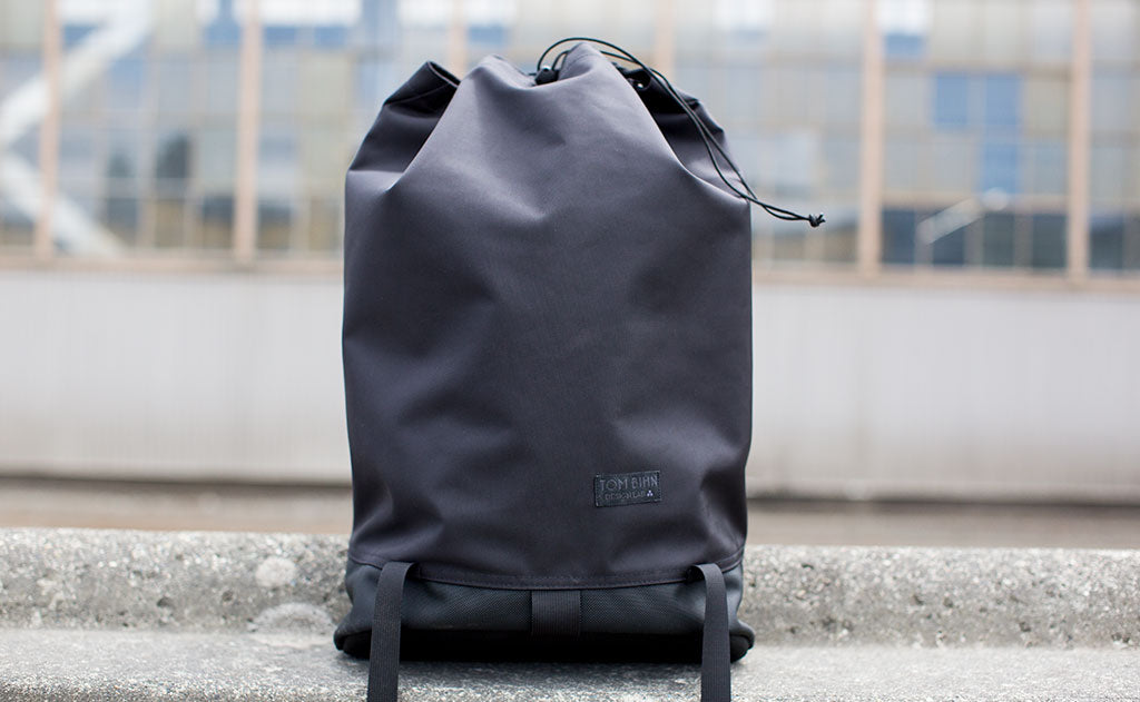 visible lifestyle^^Front view of the Shadow Guide with the top pocket pushed back.