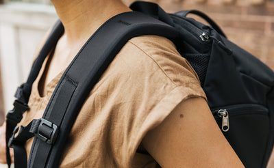 visible lifestyle ^^ A close up of the Edgeless Shoulder Straps on the Techonaut 30. 
