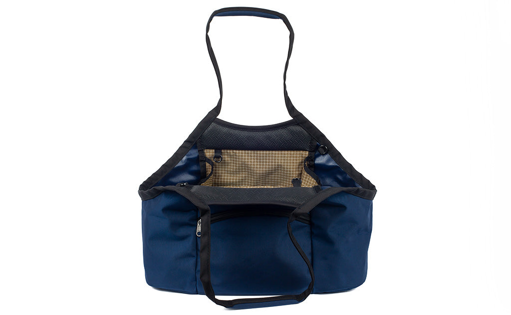 detail visible^^Back view of the Truckasana. One of the handle sides is down showing off the Toughtek material.