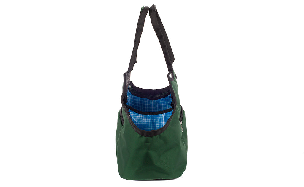 visible variant TB0619-WKLD^^The Truckasana in Wilderness green/Island blue. Side view.