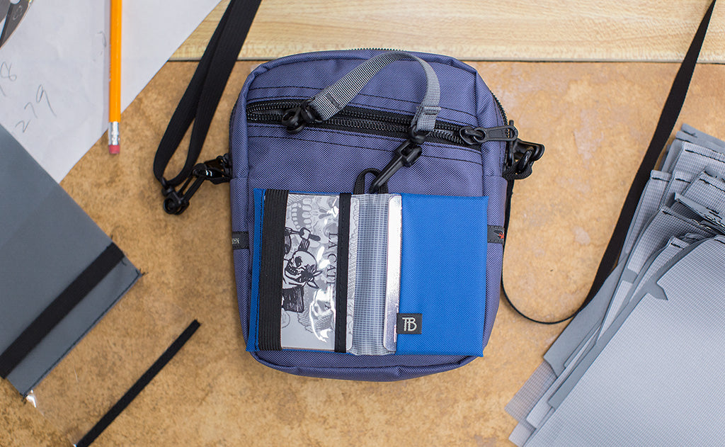 visible variant TB1280-BJ TB1280-LJ TB1280-CJ TB1280-DJ TB1280-IJ TB1280-VJ TB1280-GJ TB1280-BH TB1280-DH^^A size 4 Nik's Minimalist Wallet attached to a key strap.