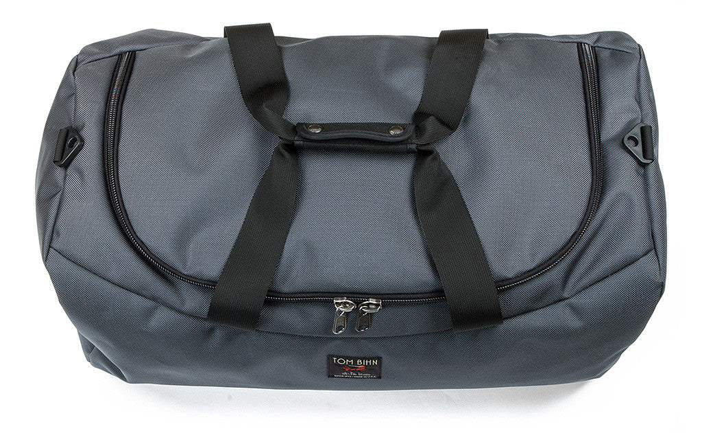 detail visible ^^ A top down look at the Yeoman Duffel and its top grab handle.
