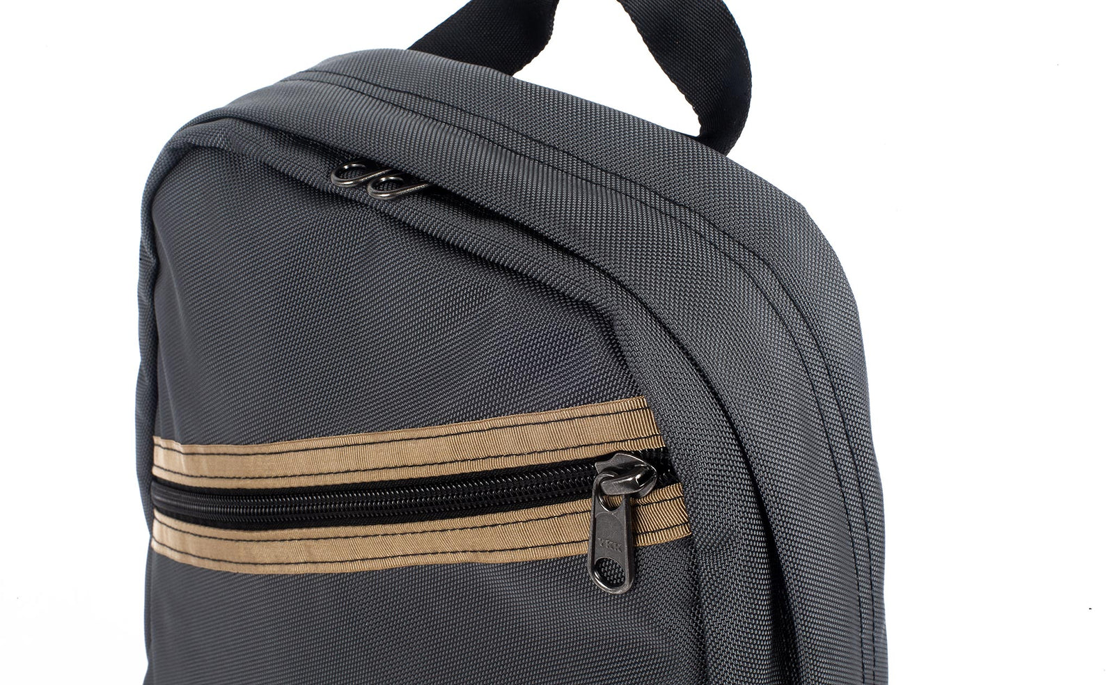 visible detail^^A close-up of the horizontal slash zipper with accent color strip.