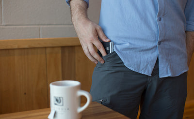 visible variant TB1277-BJ TB1277-LJ TB1277-CJ TB1277-DJ TB1277-IJ TB1277-VJ TB1277-GJ TB1277-BH TB1277-DH TB1275-BJ TB1275-LJ TB1275-CJ TB1275-DJ TB1275-IJ TB1275-VJ TB1275-GJ TB1275-BH TB1275-DH^^A person putting a Nik's Minimalist Wallet in their front pocket.