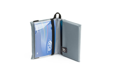visible variant TB1280-LJ^^The Size 4 Nik's Minimalist Wallet in Cloud (light grey) 210 Ballistic.